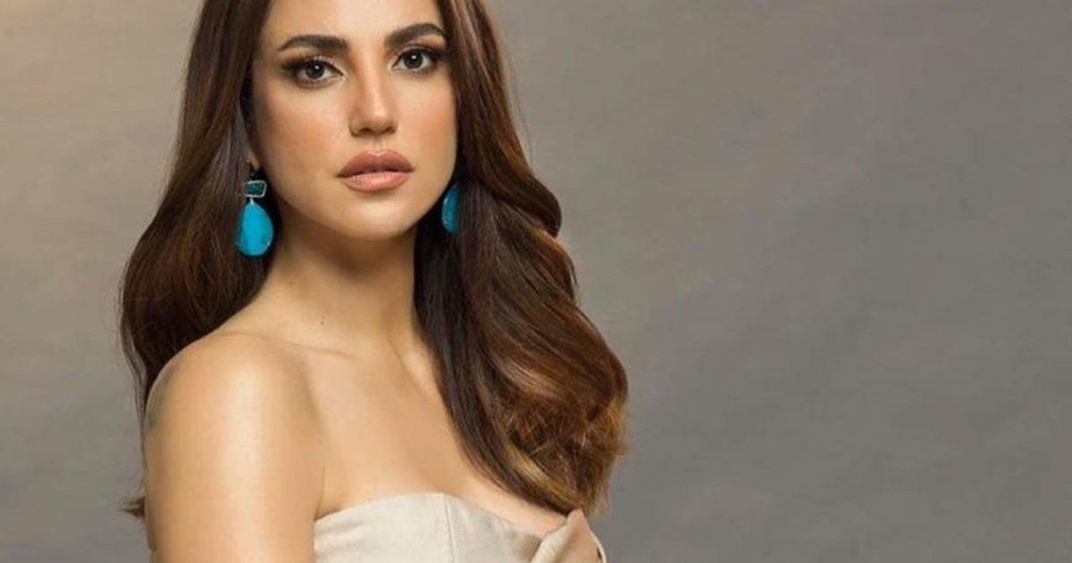 شاهد .. درة التونسية تتألق بالفستان الأبيض .. فكم بلغ ثمنه ؟