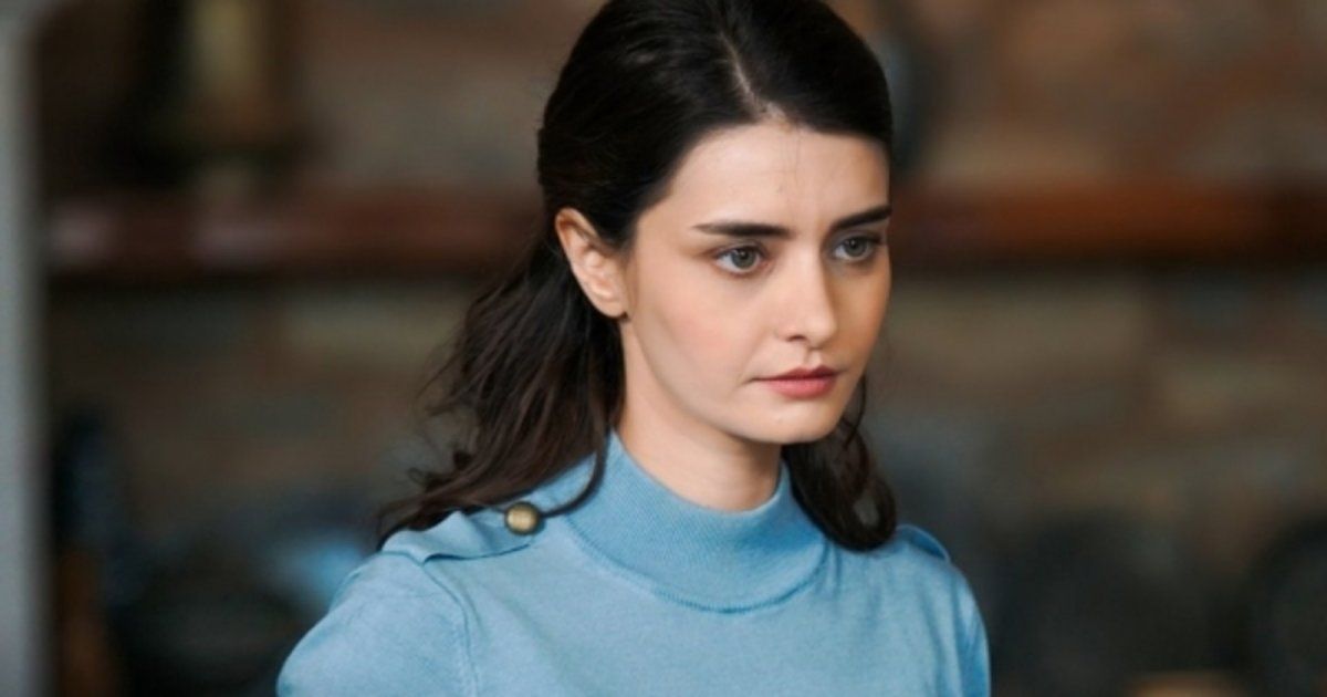 شاهد .. بطلة "إبنة السفير" تعلن زواجها من موسيقي إيطالي .. وتختار أبسط فستان لزفافها - بالصورة