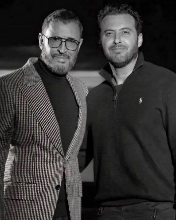 شاهد .. إبن كاظم الساهر نسخة طبق الأصل عنه.. والجمهور يعلق : "الجينات الحلوة" - بالصورة