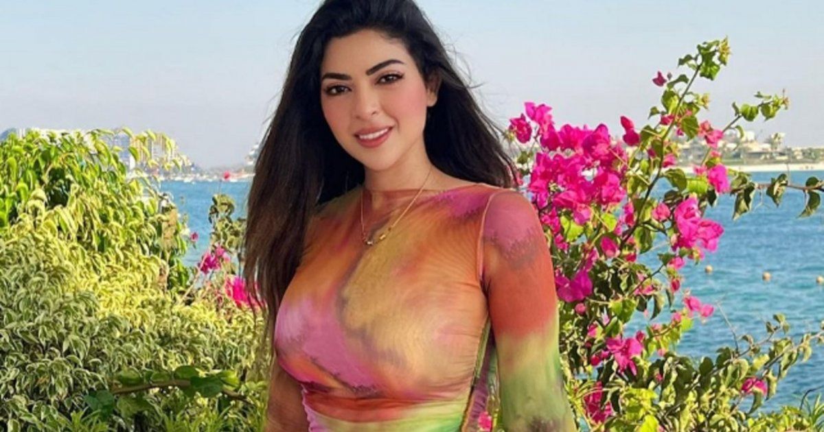 شاهد .. بالصور- ميرنا جميل تضج أنوثة و جمال بأطلالة بغاية الأناقة