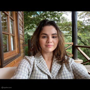 شاهد .. بالصور- سلينا غوميز تنشر صوراً لها بدون مكياج.. لن تصدقوا جمالها الطبيعي