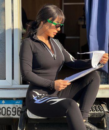 شاهد .. ماغي بو غصن مشرقة في صورة من كواليس " ع أمل "