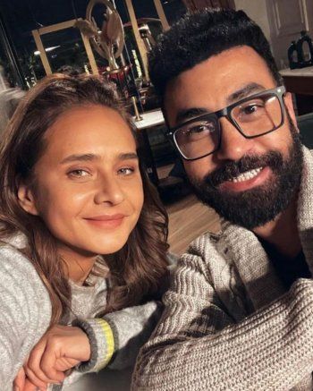 شاهد .. توني ماهر ينضم لمسلسل "الفراولة" ويكشف عن أول صورة من الكواليس مع نيللي كريم