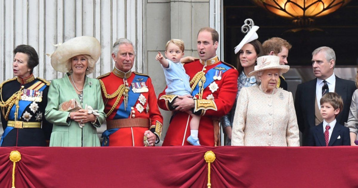 شاهد .. العائلة المالكة البريطانية ترتقب زفاف ملكي جديد ومفاجئ