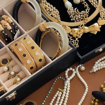 شاهد .. بالصور- بفستان أسود و جمال رائع.. أميرة أديب تبهر الجمهور بأناقتها و أنوثتها