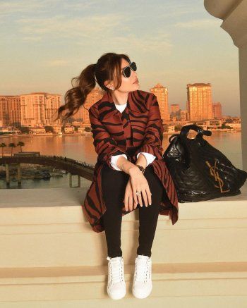 شاهد .. بالصور- أسعار خيالية لمعطف و حقيبة يد يارا..فكم بلغت برأيكم!