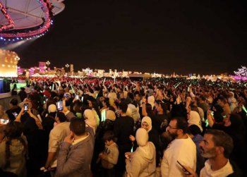 شاهد .. عمرو سعد يفاجئ شقيقه أحمد سعد على المسرح .. والأخير يغني له "بحبك يا صاحبي"