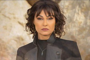 شاهد .. خاص- بعد نجاحها الكبير في مسرحية MAGMA .. برناديت حديب تكشف مصير " فيلم تجاري " وهذا ما قالته عن فادي إبراهيم ورندة كعدي