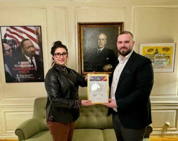 شاهد .. المصور اللبناني محمد أسعد يفوز بجائزة متحف نوبل بصورة "أضيء الظلام"