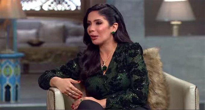 سعر فستان منى زكي في السعودية.. أثار ضجة عشان مش غالي