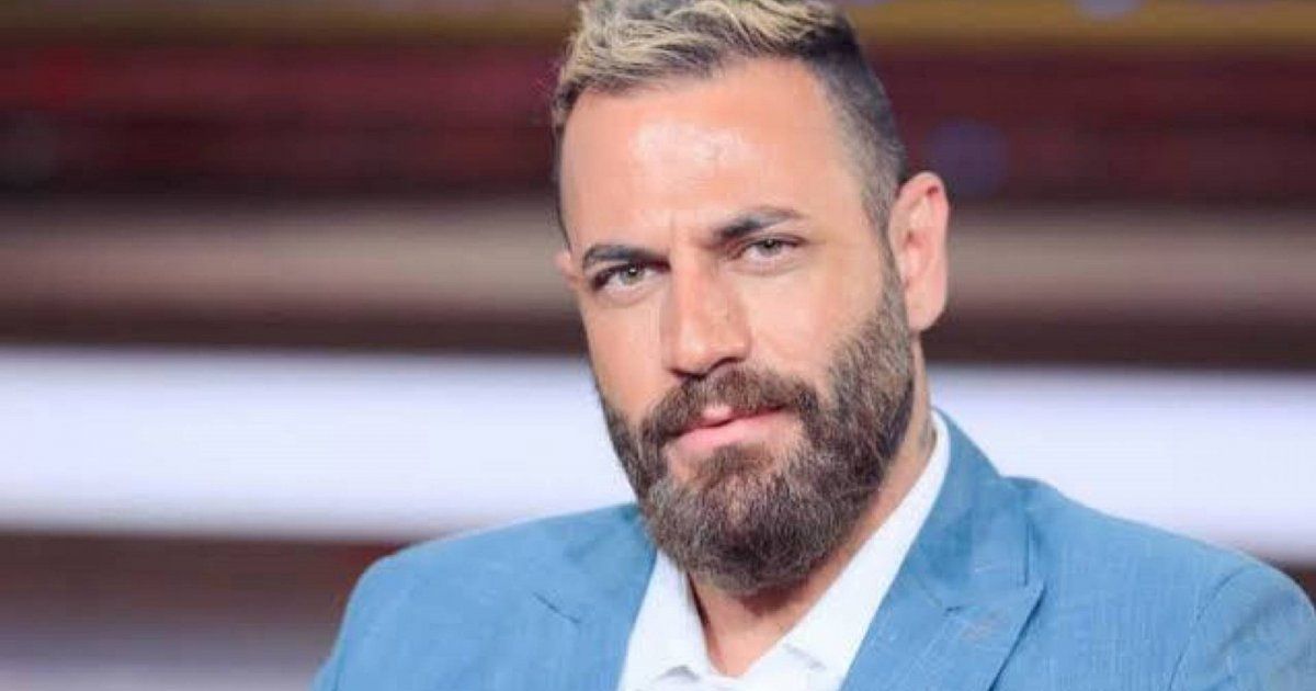 شاهد .. بشعر طويل ولحية وعباءة .. الصور الأولى لـ نيكولا معوض من كواليس مسلسل " الحشاشين"