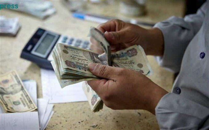 أخبار مصر | زيادة مرتبات الموظفين على حسب الدرجة الوظيفية.. «500 جنيه للسادسة و1100 جنيه للأولى»