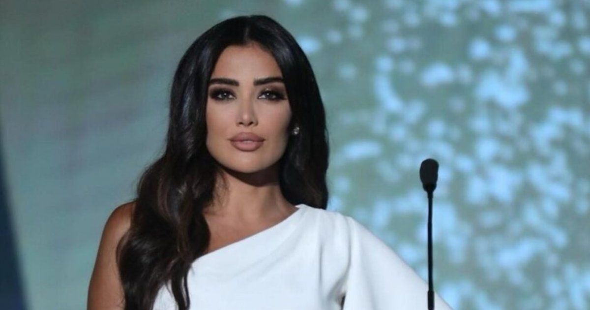 شاهد .. جيسيكا عازار تستمتع بعطلتها برفقة إبنها على أحد الشواطئ- بالصور