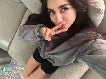 شاهد .. بصور لطيفة..هيا مرعشلي تخطف قلوب الجمهور بخفة دمها