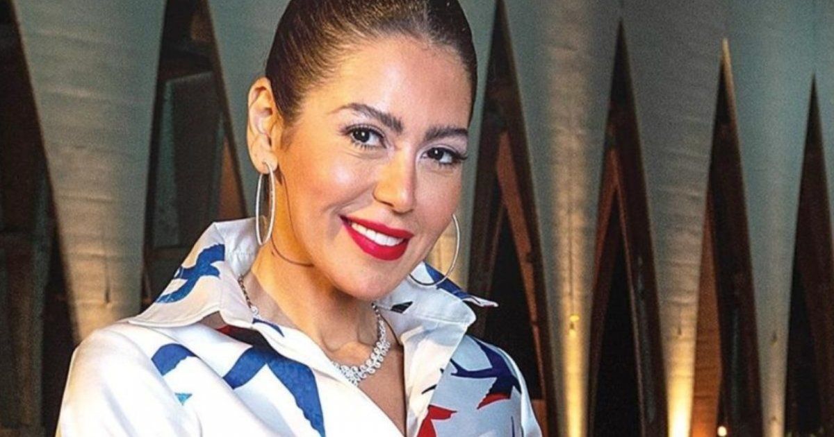 شاهد .. لقاء الخميسي تثير الجدل بسروالها الغريب