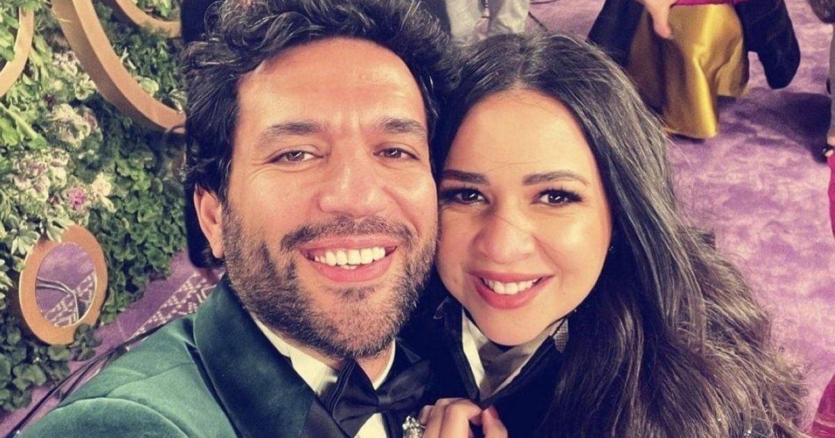 شاهد .. حسن الرداد : "إيمي سمير غانم طلبت مني الطلاق في شهر العسل أثناء سفرنا في الطيارة "