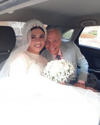 شاهد .. ممثل مصري يحتفل بزفافه بعمر الـ69 عاماً
