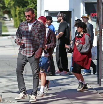 شاهد .. إطلالة صادمة لإبنة بن أفليك