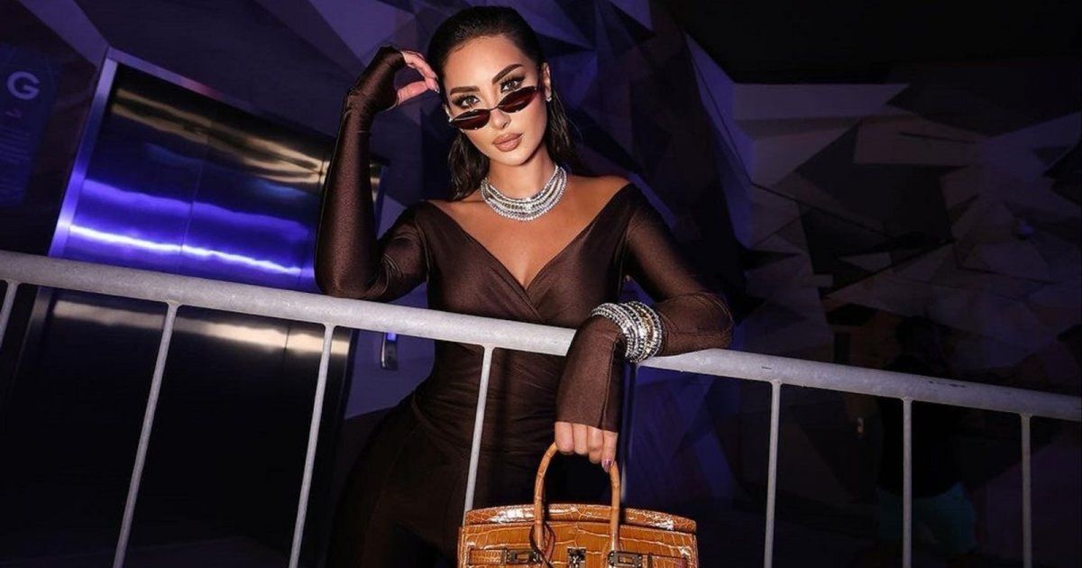 شاهد .. بالصور- أسعار فوق الخيال لإطلالة نور الغندور وهكذا إستعرضت رشاقتها بالجامبسوت