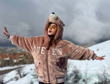 شاهد .. إليسا تستمتع بوقتها على الثلج.. وهكذا أطلت برفقة كلبها