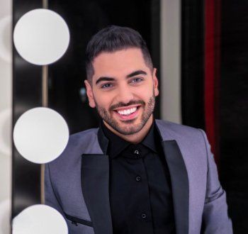 شاهد .. موري حاتم يتألق في حفل عيد الحب ويذهل الجمهور بأدائه وإحساسه