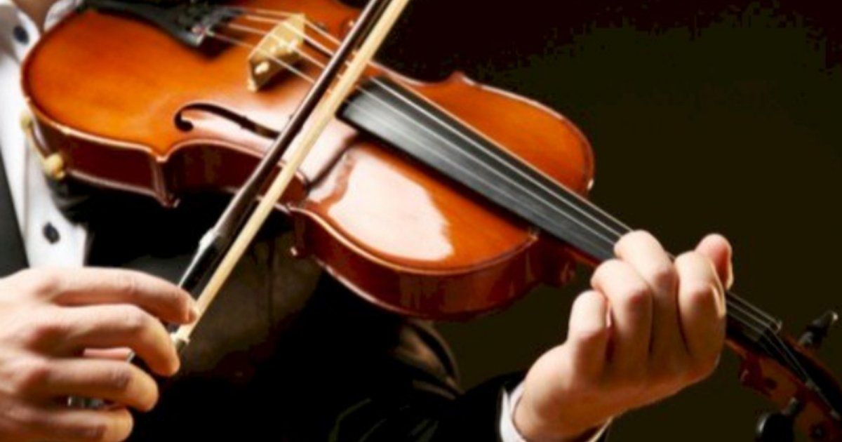 شاهد .. وفاة موسيقي مصري شهير أثناء تواجده في السعودية