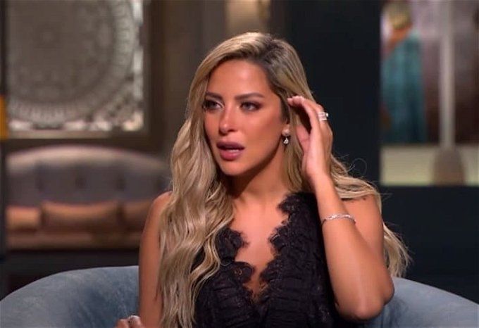 اتفرج .. ريم مصطفي تشارك متابعيها صور بالأسود المجسم