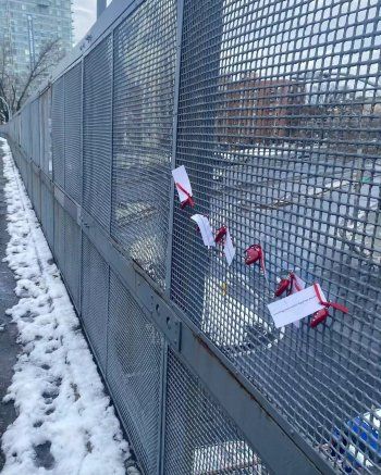 شاهد .. سيلينا غوميز تروج لأغنيتها الجديدة بأسلوب مميز للغاية وبالتزامن مع عيد الحب