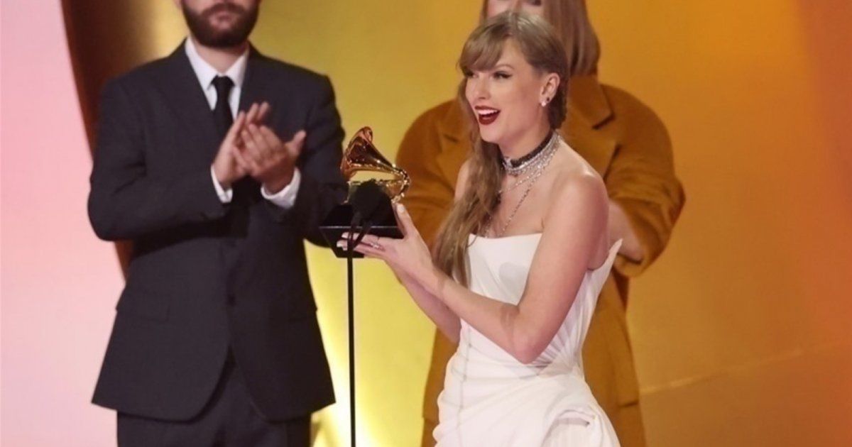 شاهد .. بالفيديو-تايلور سويفت تتجاهل سيلين ديون خلال تقديمها جائزة غرامي لها ومعجبوها غاضبون