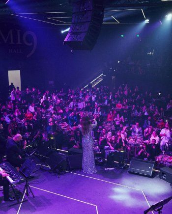 شاهد .. نانسي عجرم تتألق حضوراً وغناء بحفلها في أربيل -بالصور والفيديو