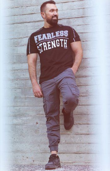 شاهد .. خاص - طارق سويد : " أحضّر مسرحية ومسلسلاً جديدين وهذا رأيي بالمسلسلات التركية المعربة "