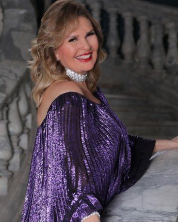 شاهد .. يسرا تتألق بفستان مميز من دار Oscar de la Renta وسعره مرتفع للغاية!