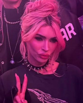 شاهد .. ميغان فوكس تحدث ضجة بشكلها الجديد