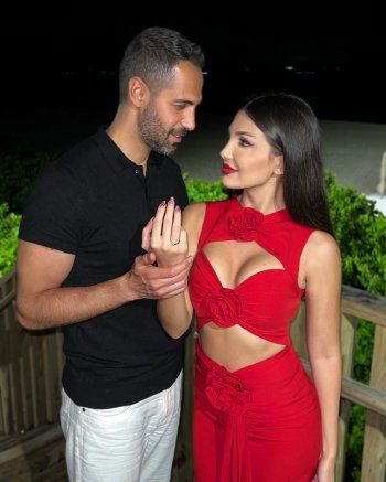 شاهد .. ممثلة لبنانية تعلن خطوبتها.. هكذا طلب حبيبها يدها في البرازيل - بالصور