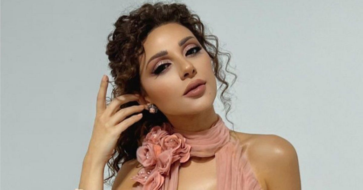 شاهد .. بالصور- ميريام فارس تتالق بفستان رائع و إرتدته قبلها هذه النجمة العالمية