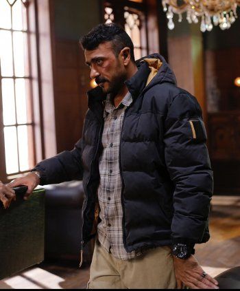 شاهد .. أحمد العوضي يشوق متابعيه لمسلسله الجديد "حق عرب"