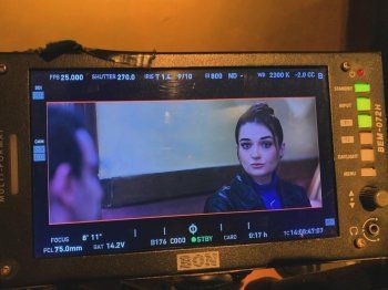 شاهد .. ملك أحمد زاهر تشوق متابعيها لشخصيتها اللافتة في "محارب"