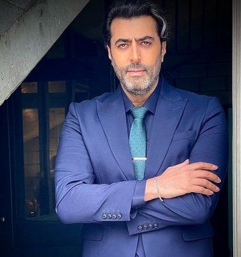 شاهد .. بالصورة- باسم ياخور يتخلى عن لحيته.. وهكذا بدا