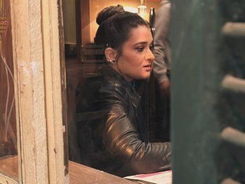 شاهد .. ملك أحمد زاهر تشوق متابعيها لشخصيتها اللافتة في "محارب"