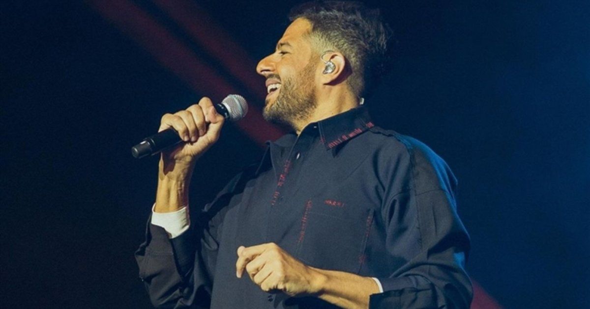 شاهد .. محمد حماقي يحيي حفلاً في السعودية .. وكم بلغ سعر قميصه المميز ؟