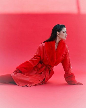 شاهد .. بالصور-بالأحمر المميز.. روان بن حسين تتالق بلوك بغاية الاناقة