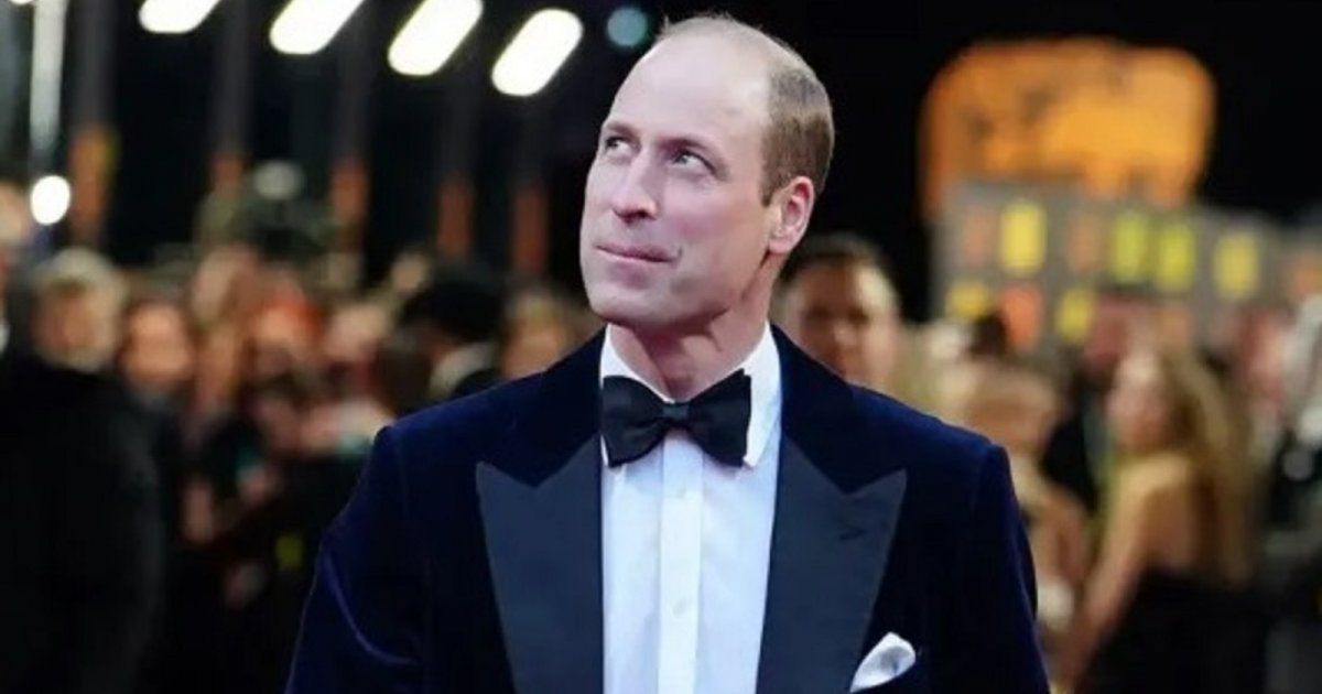 شاهد .. لقاء حار بين الأمير ويليام وهذه الممثلة الشقراء تخلله عناق وقبلات