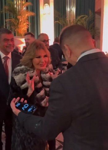 شاهد .. يسرا تغازل عمرو دياب : "القمر أحلى راجل في الدنيا"