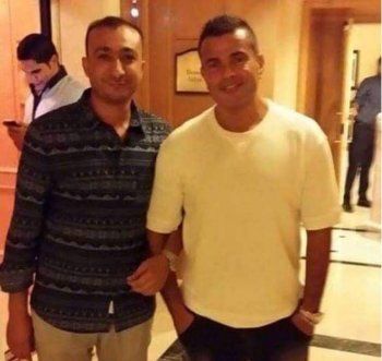 شاهد .. بالصور - من هو سائق عمرو دياب الذي وصفه بالحيوان وضربه سابقاً ؟