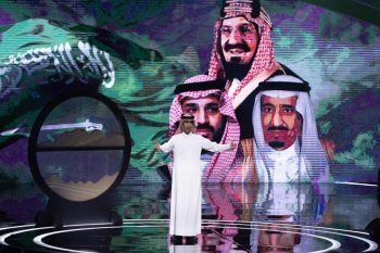 شاهد .. همس فكري تُحيي ختام مرحلة نصف النهائي في " الملعقة " .. ومن تأهل من الشعراء ؟