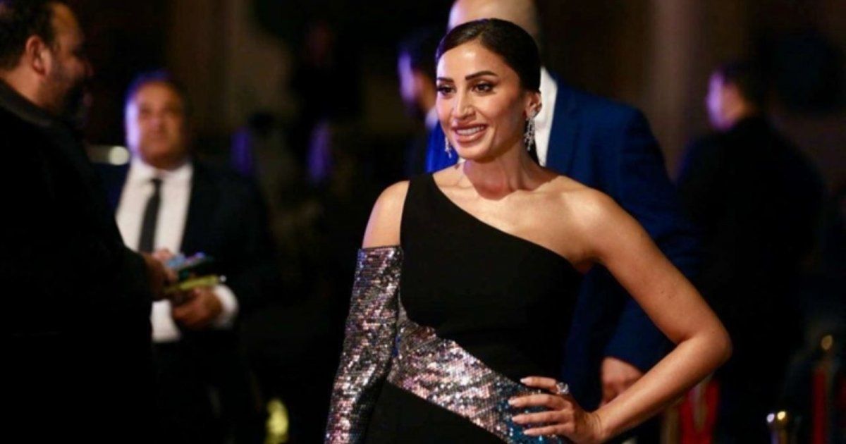 شاهد .. تفاصيل إطلالة دينا الشربيني في ليالي السعودية المصرية.. وهذا سعر فستانها