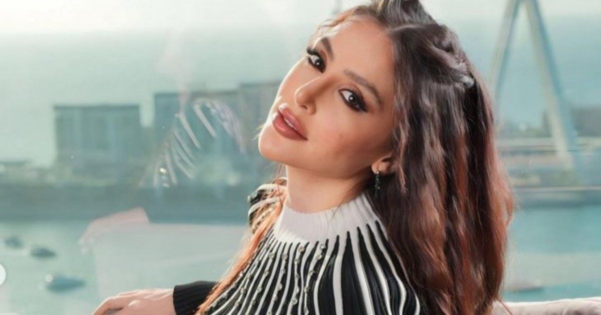 شاهد .. إحتفالاً بعيد ميلادها.. مرام علي ترقص على الطاولة بعفوية كاملة