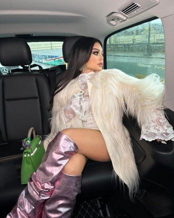 شاهد .. هيفا وهبي تتألق بفستان أبيض من الدانتيل .. ورسالة حب مبطنة تثير التساؤلات