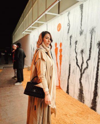 شاهد .. دانييلا رحمة تطل بغطاء رأس وعباءة طويلة.. وهكذا بدت!