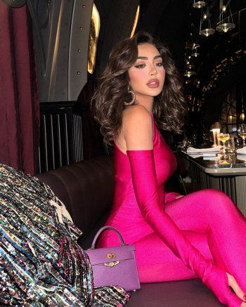 شاهد .. بالصور- نور الغندور تبهر الجمهور بأناقتها و رشاقتها..سعر حقيبة يدها سيفاجؤكم